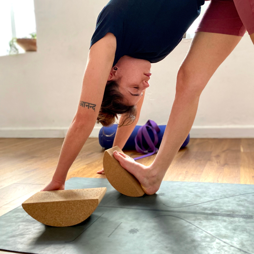 hand made cork balance blocks - mula קוביות איזון מולה יוגה - מחזק שרירי ליבה ריצפת אגן ומייצבים